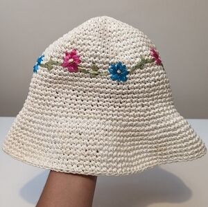 𝅺VINTAGE floral paper Hat.